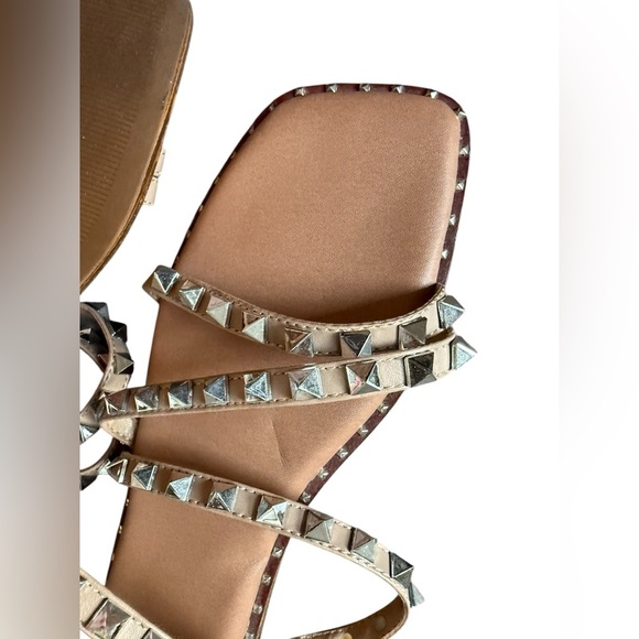 Steve Madden skyler Studded strappy flat slip on Sandals summer women’s shoe 10 - Picture 2 of 6